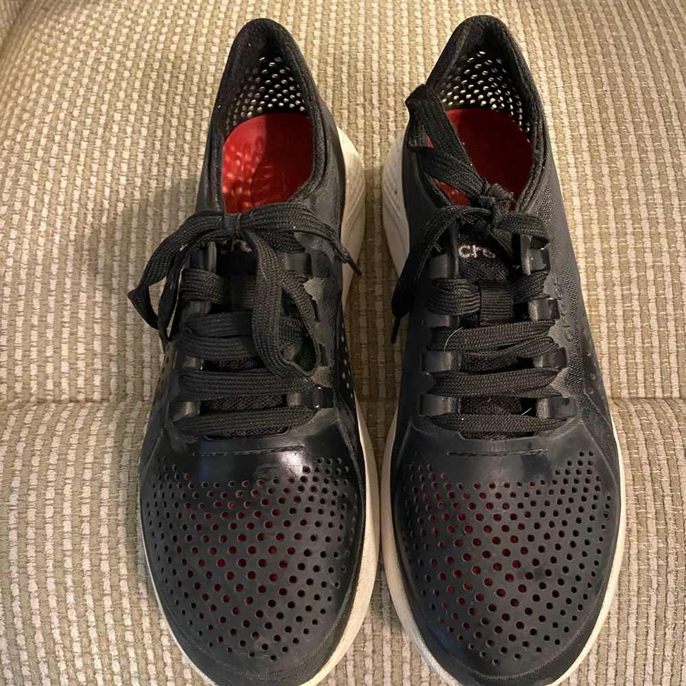 Women size 9 Crocs